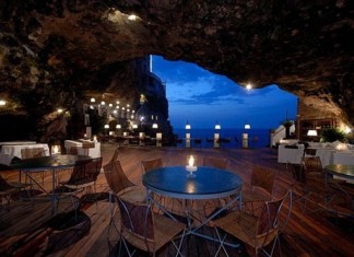 restaurant-inside-a-cave-cavern-itlay-grotta-palazzese